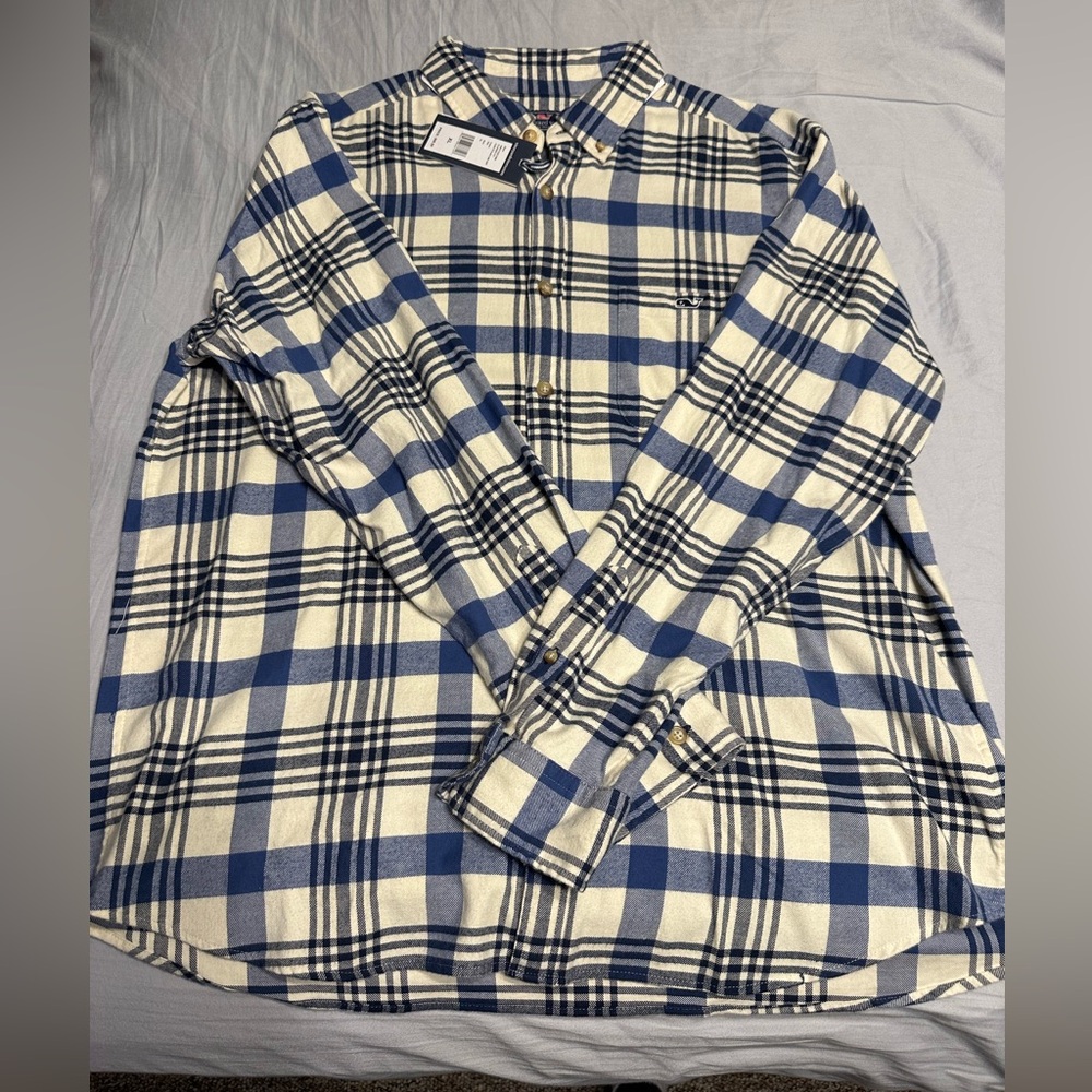 Vineyard Vines Size XL shirt
